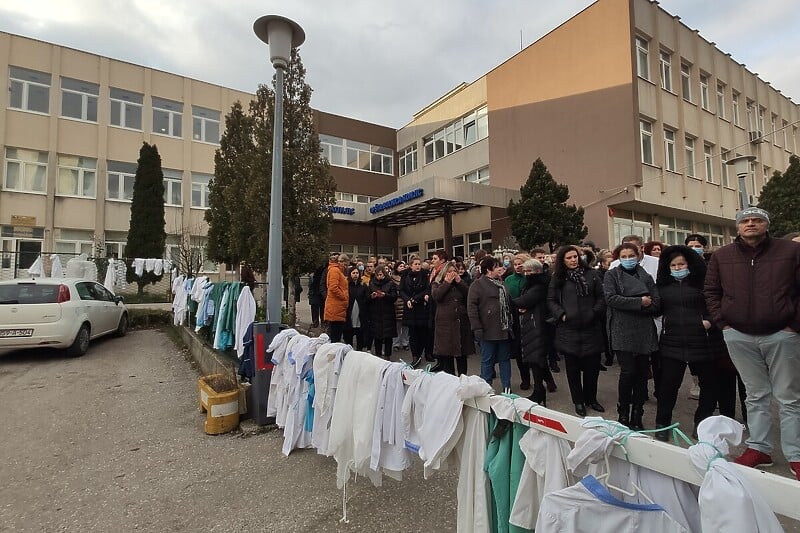 Protest zdravstvenih radnika u Konjicu (Foto: G. Š./Klix.ba)