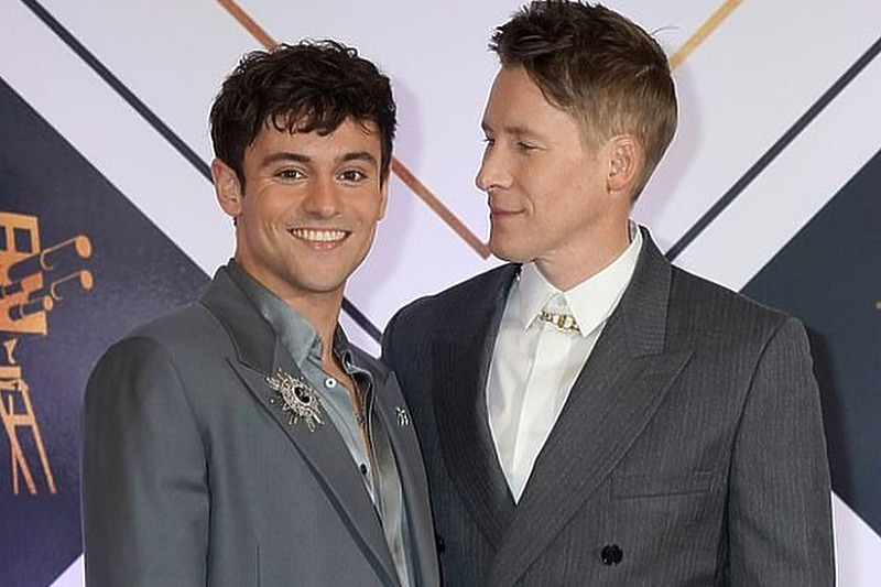 Tom Daley (lijevo) sa suprugom Dustinom Lanceom (Foto: Instagram)