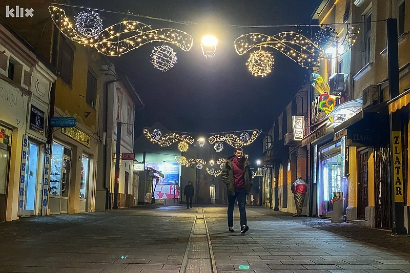 Tuzla: Novogodišnja noć protekla je bez incidenata (Foto: A. K./Klix.ba)