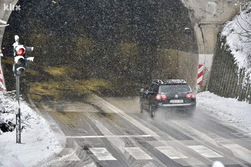 Poledice najviše ima kod prilaza tunelima i na vijaduktima (Foto: I. Š./Klix.ba)