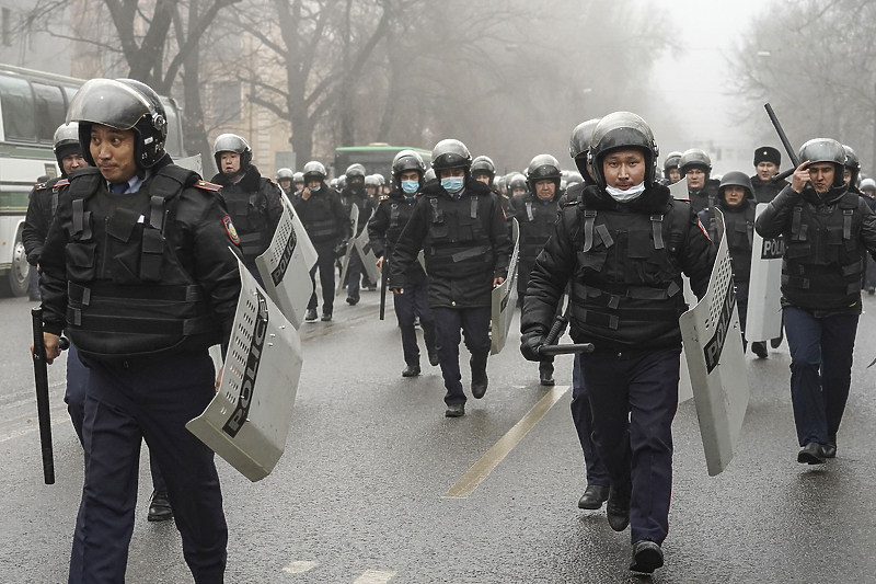 Policija već nekoliko dana na ulicama najvećih gradova u Kazahstanu (Foto: EPA-EFE)