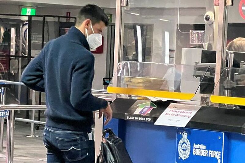 Novak Đoković na aerodromu (Foto: Twitter)