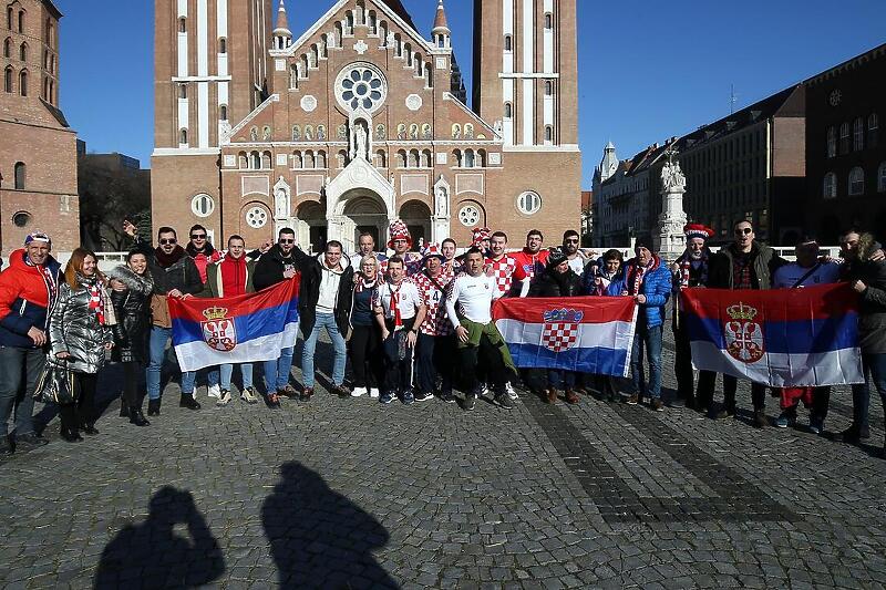 Druženje navijača na trgu (Foto: Sanjin Strukić/PIXSELL)