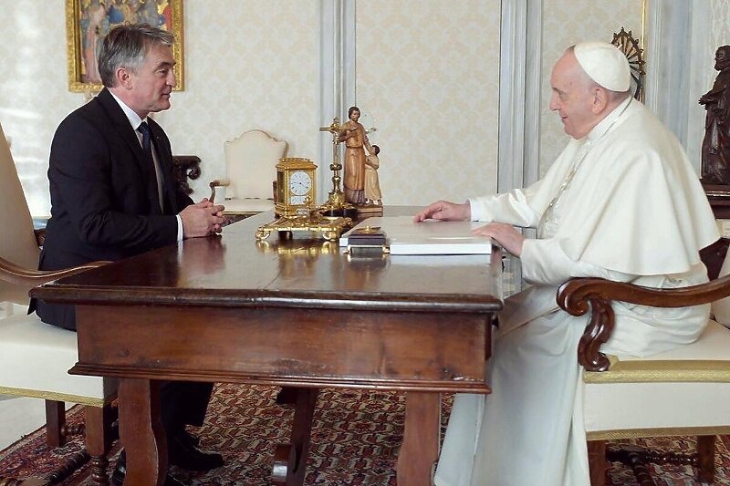 Sastanak Komšića i pape Franje