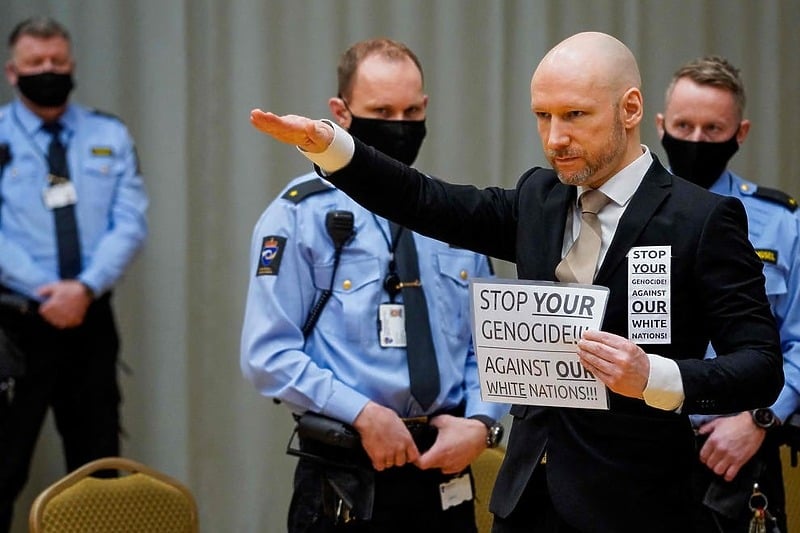 Breivik na današnjem suđenju (Foto: Twitter)