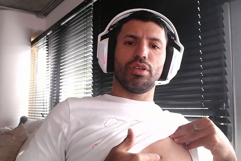 Aguero s čipom za provjeru rada srca (Foto: Screenshot)