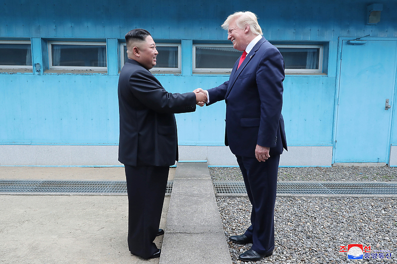 Kim Jong Un i Donald Trump (Foto: EPA-EFE)