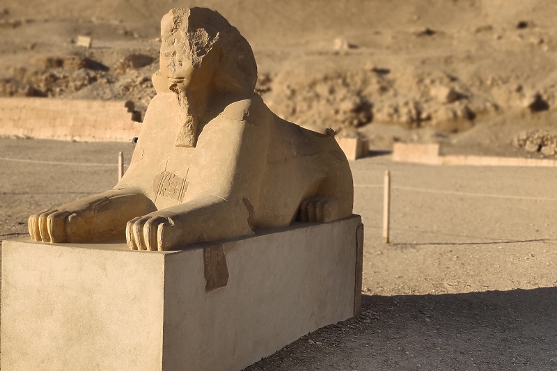 Sfinga na ulazu u hram kraljice Hatshepsut u Luxoru (Foto: Klix.ba)