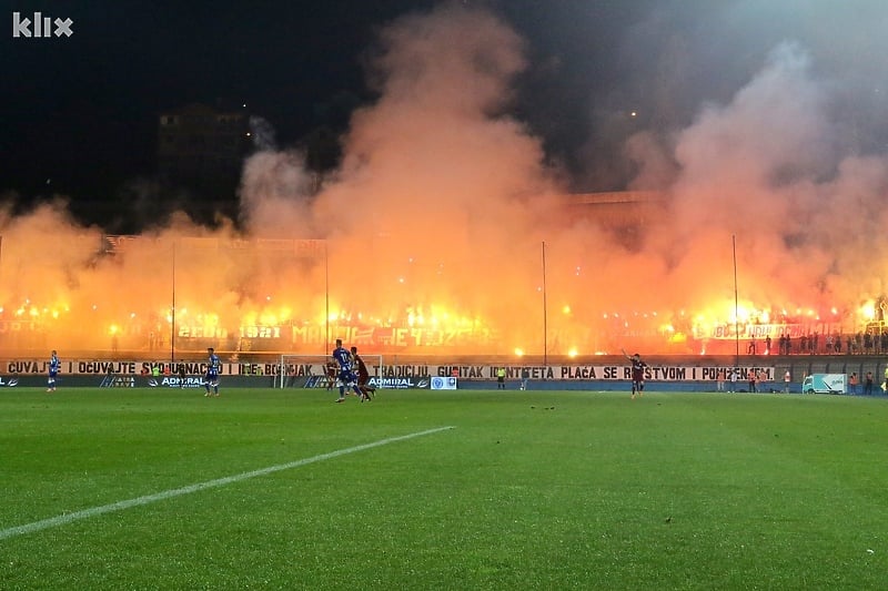 Detalj s jednog od prijašnjih derbija na stadionu Grbavica (Foto: T. S./Klix.ba)