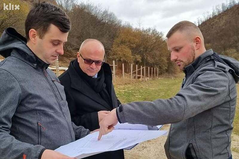Obilazak lokaliteta za gradnju azila za pse