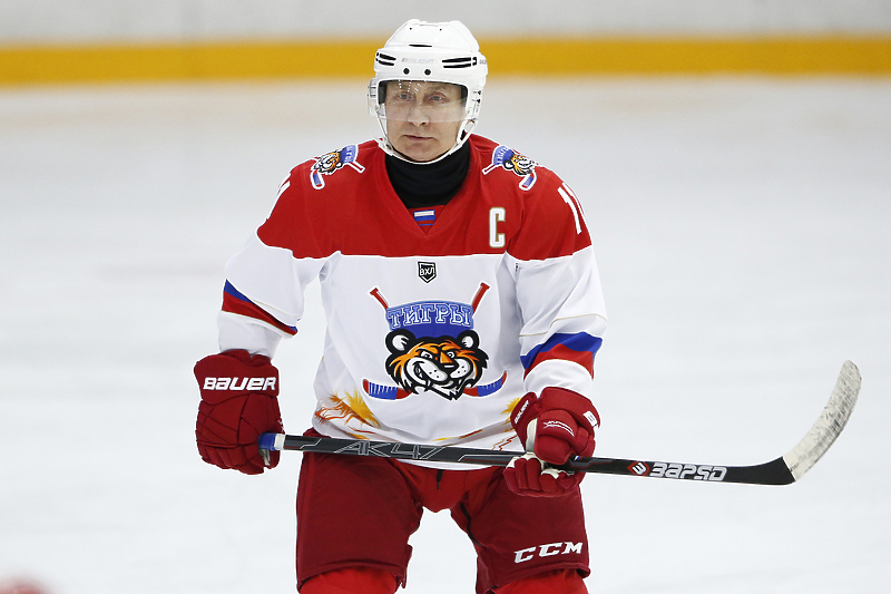 Putin je veliki ljubitelj hokeja (Foto: EPA-EFE)