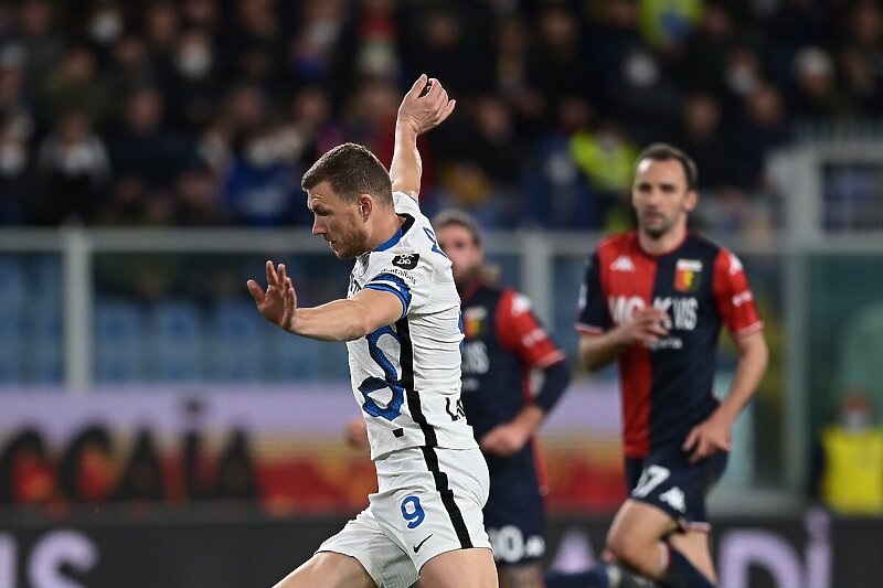 Džeko na utakmici protiv Genoe (Foto: Inter FC)