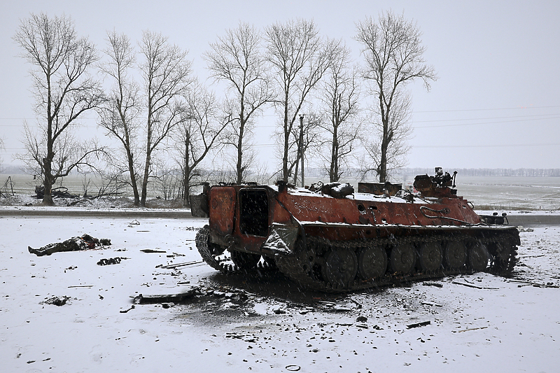 Uništena brojna vozila (Foto: EPA-EFE)