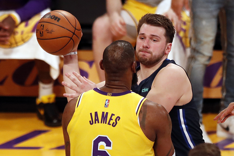 Detalj iz meča između Lakersa i Dallasa (Foto: EPA-EFE)