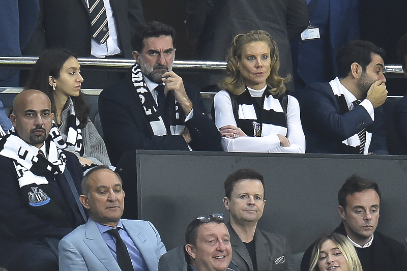 Staveley s ostatkom grupacije koja vodi Newcastle (Foto: EPA-EFE)