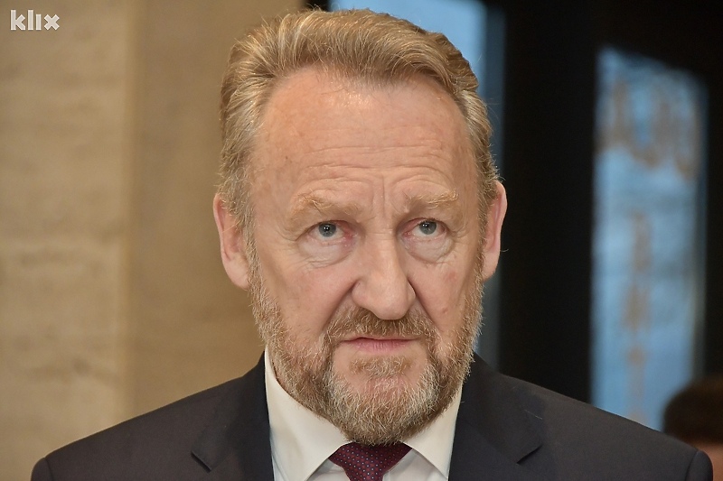 Bakir Izetbegović (Foto: I. Š./Klix.ba) Bakir Izetbegović (Foto: I. Š./Klix.ba)