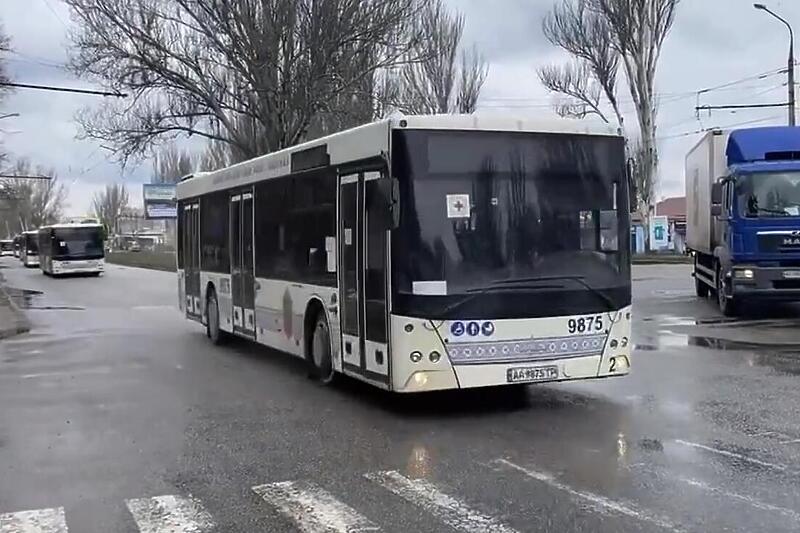 Brojni autobusi su bili krenuli iz grada (Foto: Twitter)