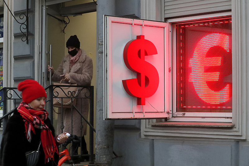 Pojedini Rusi tvrde da im strane valute uopće nisu dostupne (Foto: EPA-EFE)