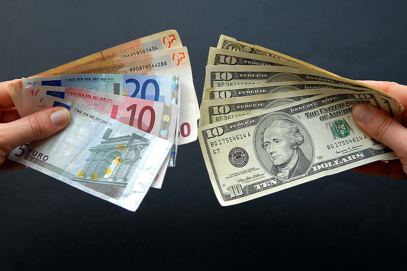Da li će pad eura u odnosu na dolar imati negativan utjecaj na BiH i konvertibilnu marku