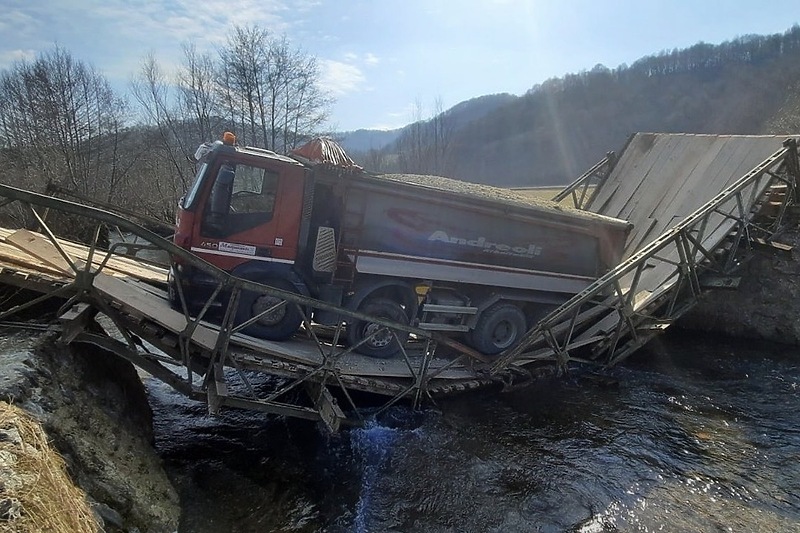 Urušeni most (Foto: Radio Novi Grad)