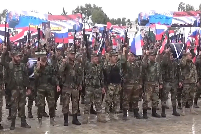 Sirijski dobrovoljci održali vojni skup i podržali Putina (Screenshot: TV Zvezda)