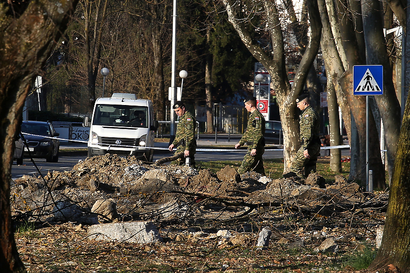 Mjesto na kojem je pala letjelica u Zagrebu (Foto: EPA-EFE)
