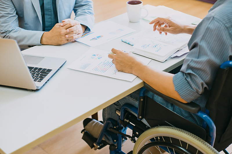 Veliki broj osoba sa invaliditetom je izvan tržišta rada/Foto: Shutterstock