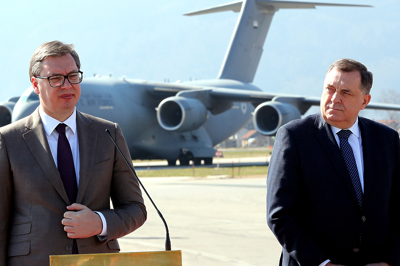 Aleksandar Vučić i Milorad Dodik (Foto: EPA-EFE)