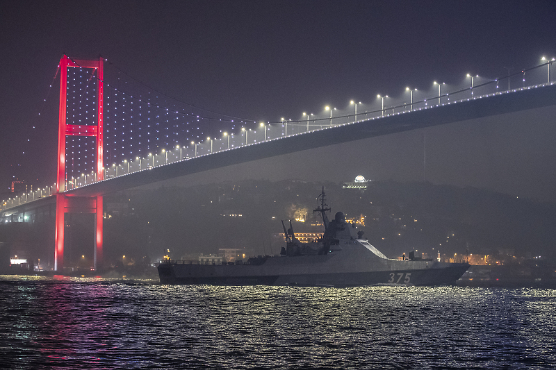 Turska bi mogla zatvoriti tjesnace Bospor i Dardanele za ruske brodove B_220319085