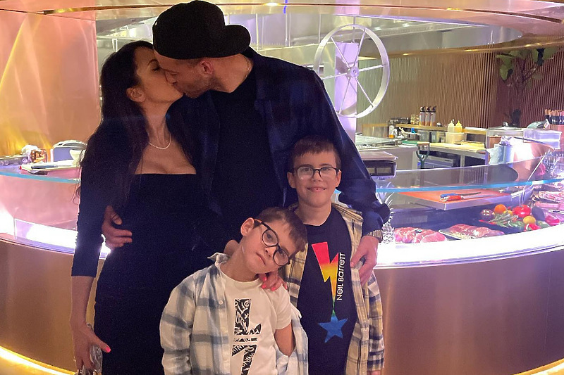 Jarmolenko s porodicom (Foto: Instagram)