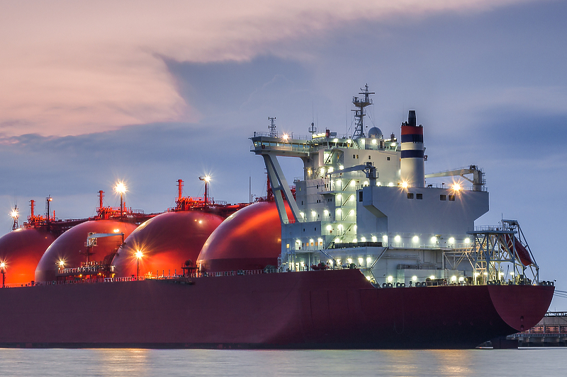 Foto: Shutterstock, Tanker koji vrši prijevoz ukapljenog plina