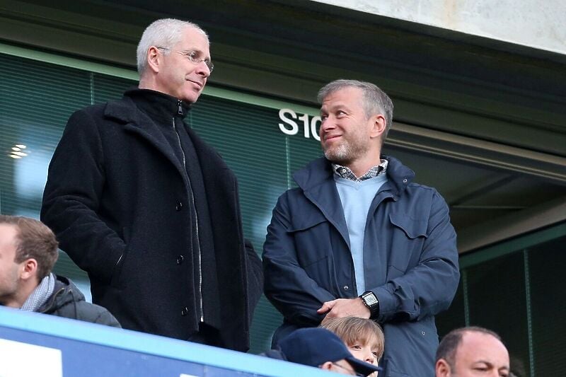 Eugene Tenenbaum i Roman Abramovič na stadionu Stamford Bridge