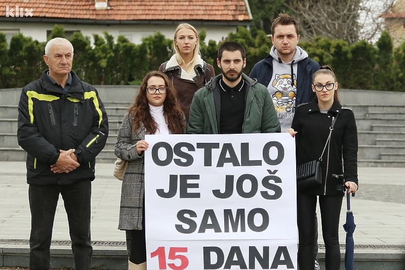 Tuzlaci su se okupili u centru grada (Foto: A. K./Klix.ba)