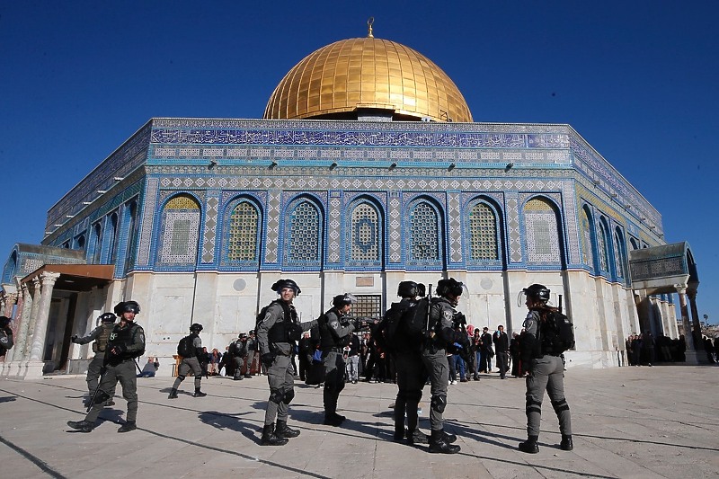 Izraelska policija ispred džamije Al-Aqsa (Foto: EPA-EFE)