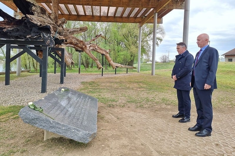 Željko Komšić obilježio godišnjicu zločina u Jasenovcu (Foto: Predsjedništvo BiH)