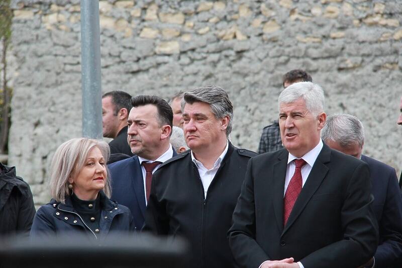 Milanović u Livnu u društvu Čovića i Krišto (Foto: Livno Online)