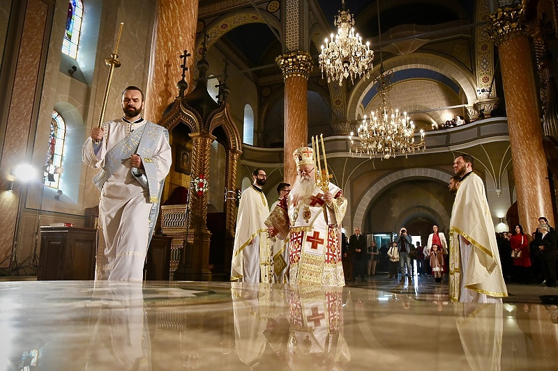 Vaskršnja liturgija u Sabornoj crkvi u Sarajevu (Foto: T. S./Klix.ba)