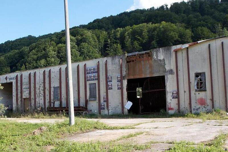 Hangar u kojem je ubijeno više od 1.000 Bošnjaka (Foto: Klix.ba)