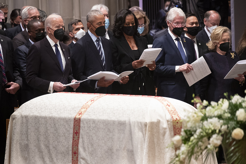 Biden i Obama tokom današnje sahrane Madeleine Albright (Foto: EPA-EFE)