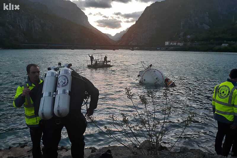 Ronioci izvukli tijelo (Foto: G. Š./Klix.ba)