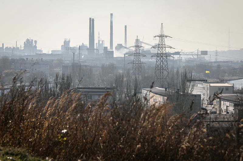 Pogled na industrijski kompleks Azovstala u Mariupolju (Foto: EPA-EFE)