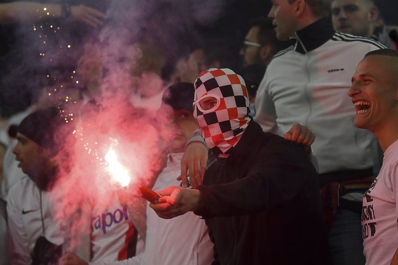 Navijači Eintrachta su imali upečatljivo gostovanje u Londonu (Foto: EPA-EFE)