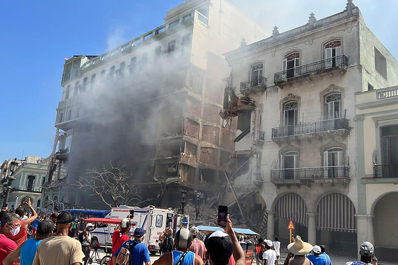 Hotel u kojem se dogodila eksplozija (Foto: Twitter)