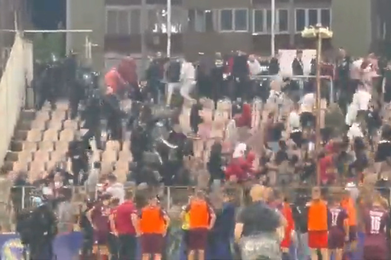 Incident na sjevernoj tribini stadiona Bilino Polje (Foto: Screenshot)