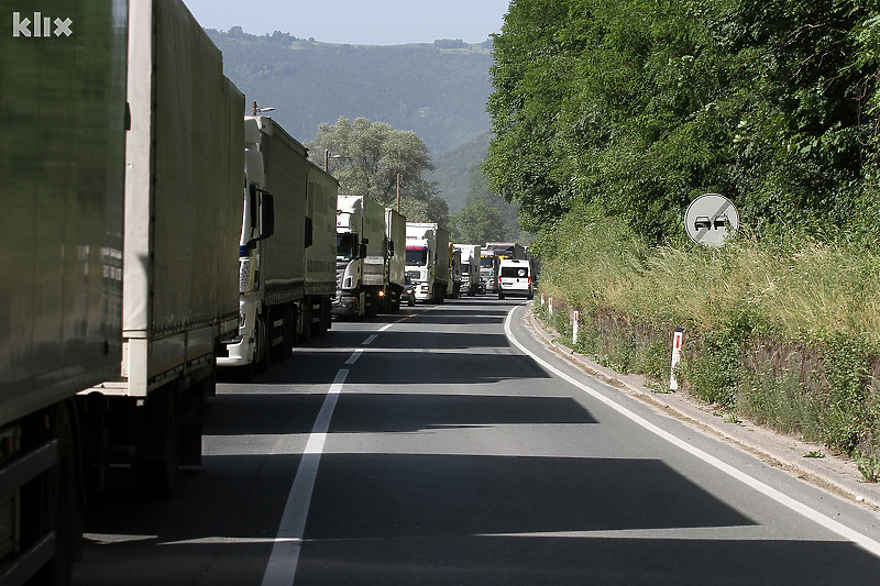 Kamioni danima stoje na carinskim terminalima (Foto: Arhiv/Klix.ba)