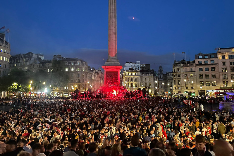 Navijači Sunderlanda na Trafalgar Squareu (Foto: Twitter)