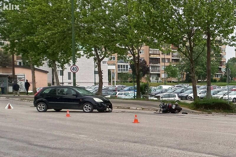 Nesreća se dogodila u ulici Bulevar Mimara Sinana (Foto: Klix.ba)