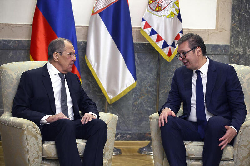 Lavrov i Vučić tokom jednog od ranijih susreta (Foto: EPA-EFE)