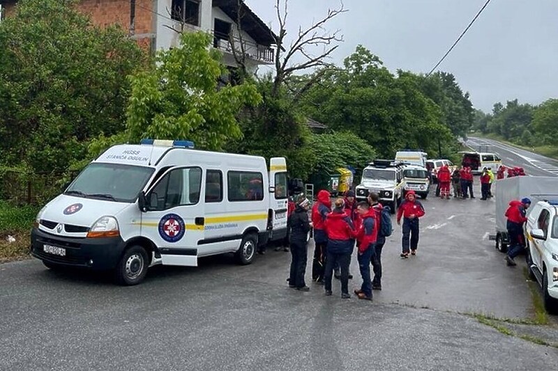 Potraga za avionom na području Slunja (Foto: HGSS)