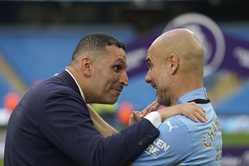 Khaldoon Al Mubarak i Pep Guardiola (Foto: EPA-EFE)